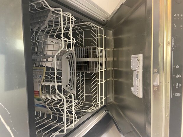 Showmodel zwarte hoek keuken 180cm +  240cm met inbouw apparatuur per direct leverbaar NEW-5550