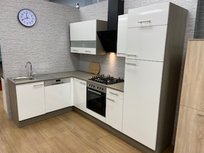 Hoekkeuken showroom 177 x 270cm incl apparatuur gemonteerd Hoekkeuken showroom 177 x 270cm incl apparatuur gemonteerd
