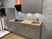 Rechte showroom keuken 290cm breed incl inbouw apparatuur en reeds gemonteerd Rechte showroom keuken 290cm breed incl inbouw apparatuur en reeds gemonteerd